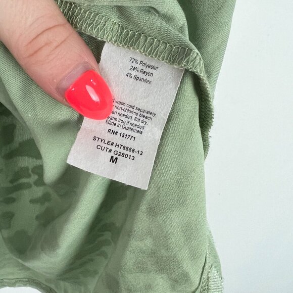 NWOT Stitch Fix Kaileigh Valette Back Detail Cold Shoulder Knit Top Size Medium - Picture 6 of 10